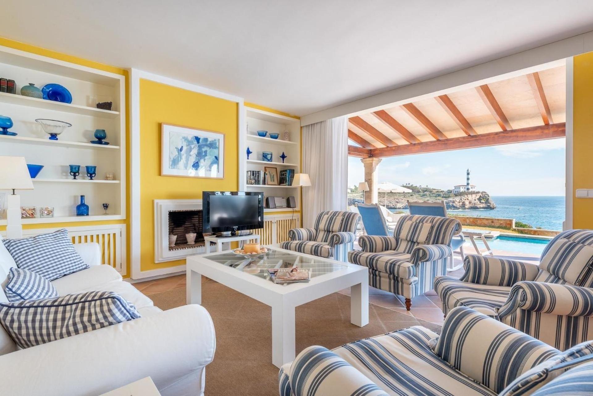 Ferienhaus Mit Privatpool Fuer 9 Personen Ca 340 Qm In Portocolom, Mallorca Suedostkueste Von Mallorca *